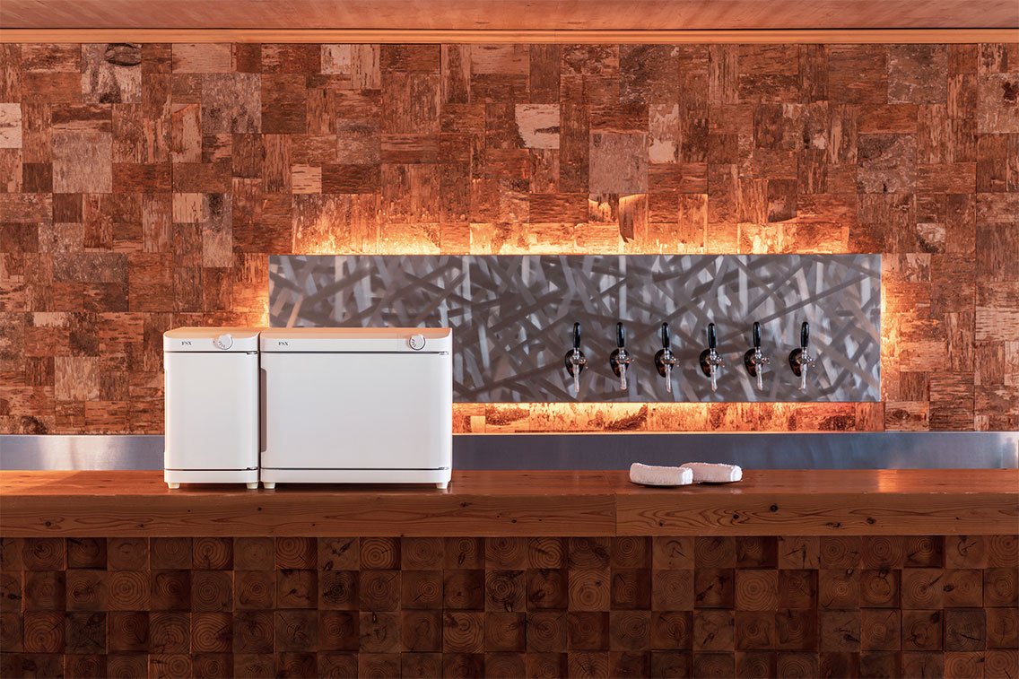 Gallery REION warming/refrigerating wet towel FSX, Inc.