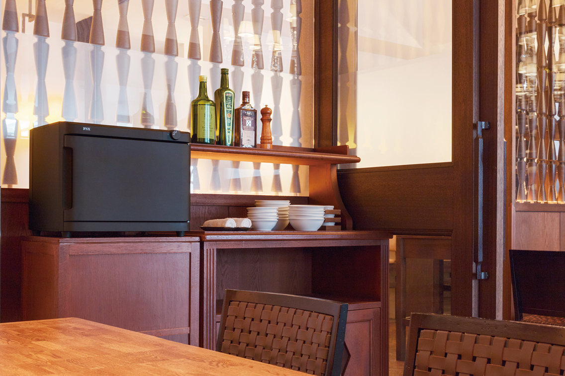 Gallery REION warming/refrigerating wet towel FSX, Inc.